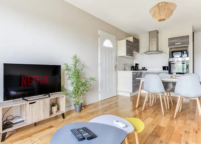 Apartment Le Soleil Du - Parking Privatif - Terrasse - Netflix - Clim Carcassonne